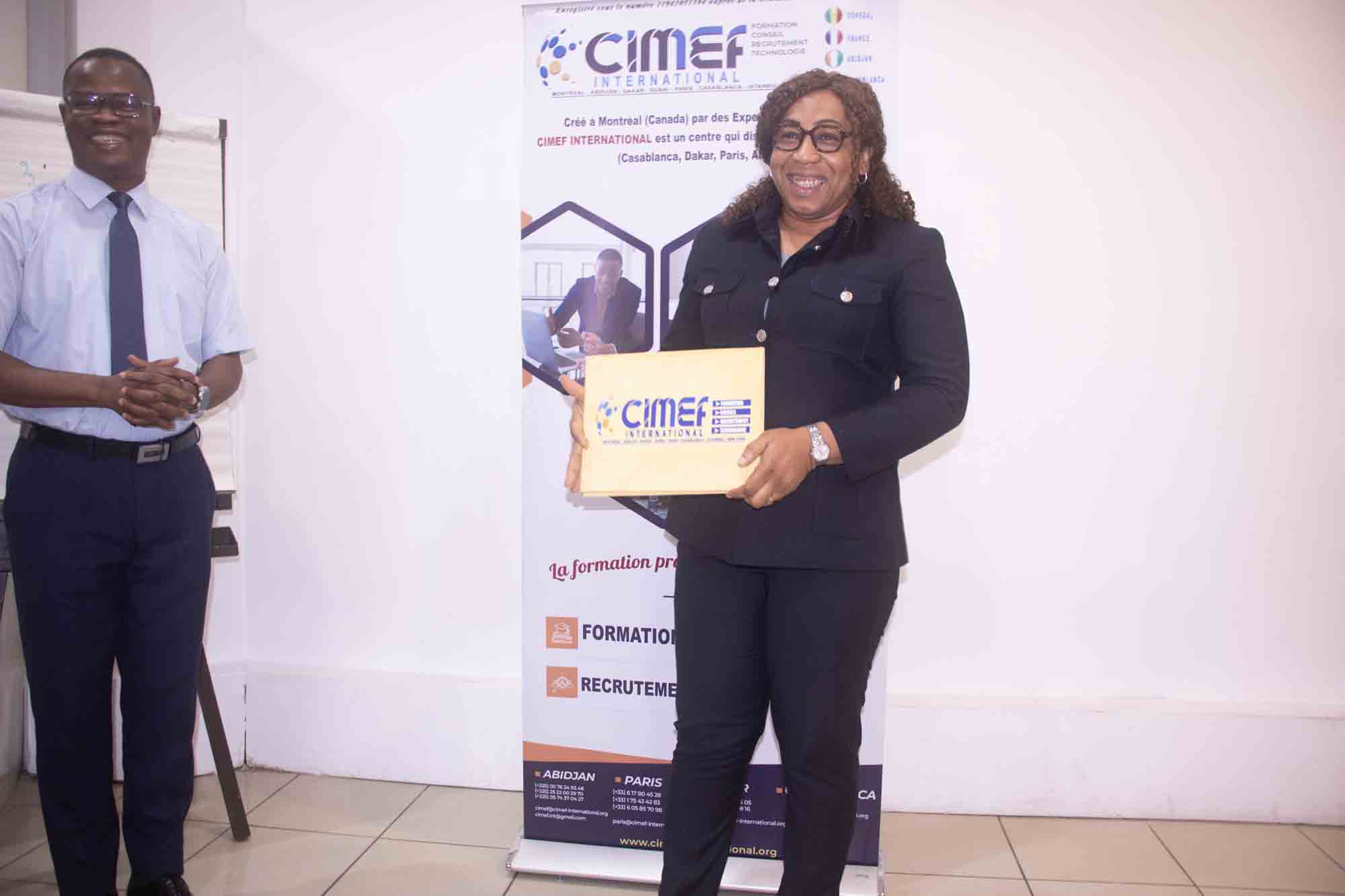 Responsabilité Sociétale des Entreprises, Management du Contexte de "Local Content" & Mise en OEuvre du Développement Durable dans une Entreprise Pétrolière